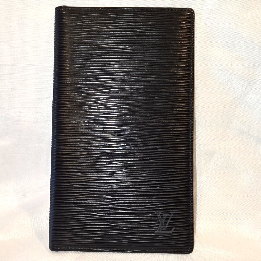 Louis Vuitton Epi Black Passport Bi Fold Wallet